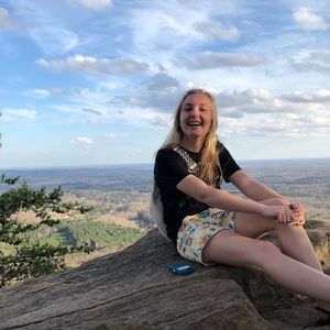 Meet your Posher, Hailey